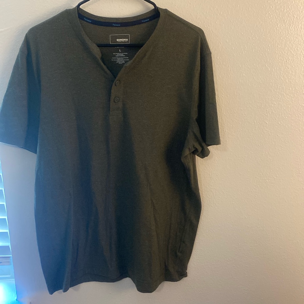Men’s Basic Henley Tee Large